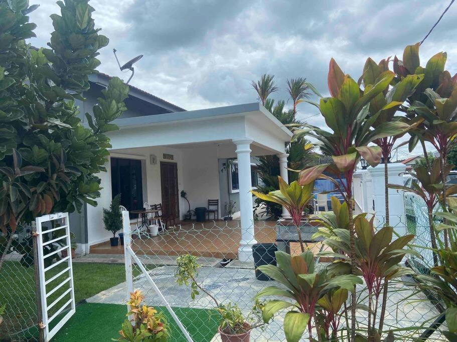 Melaka Beach Villa מראה חיצוני תמונה